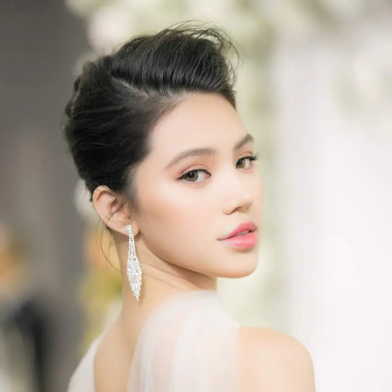 Jolie Nguyen Official