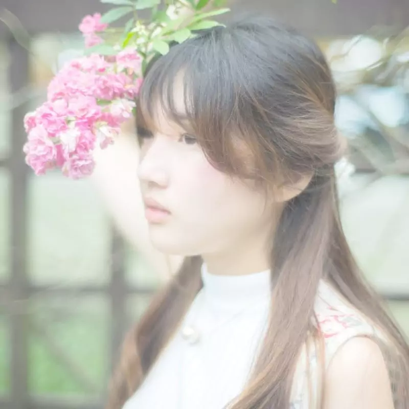 Bella Poon 潘玲玲