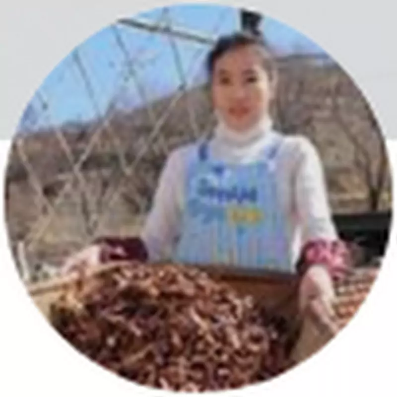 Little daughter-in-law cooking