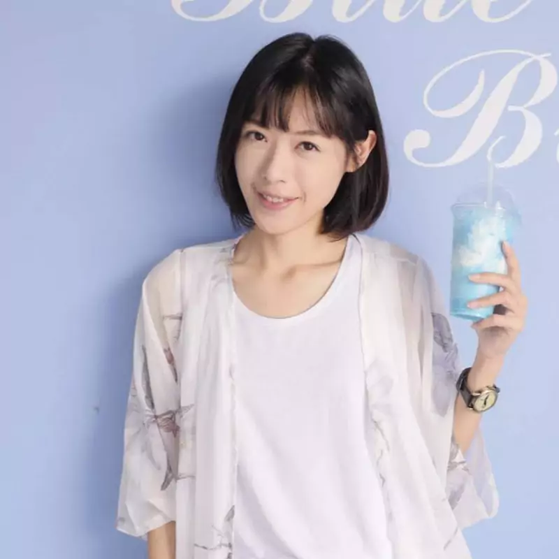 蔡小妞依玲 Yiling TSN