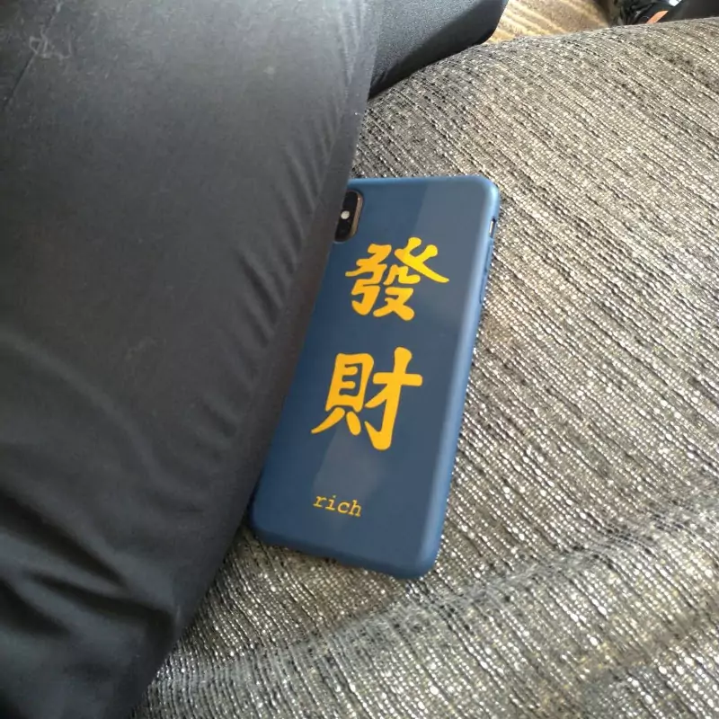 那個櫃姐每天眼線都不對稱